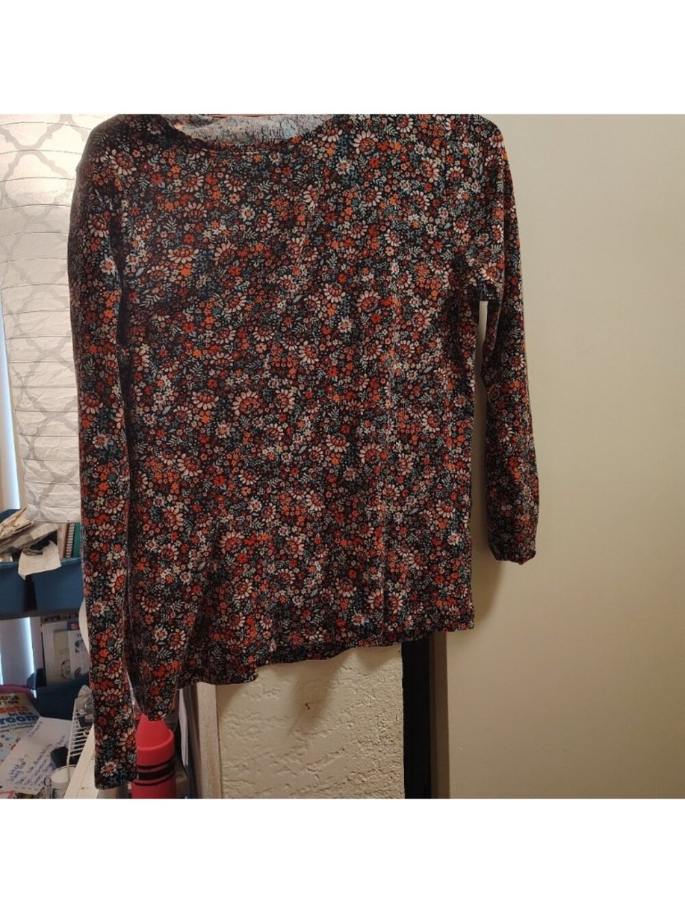 black flower shirt long sleeve - Picture 3 of 3